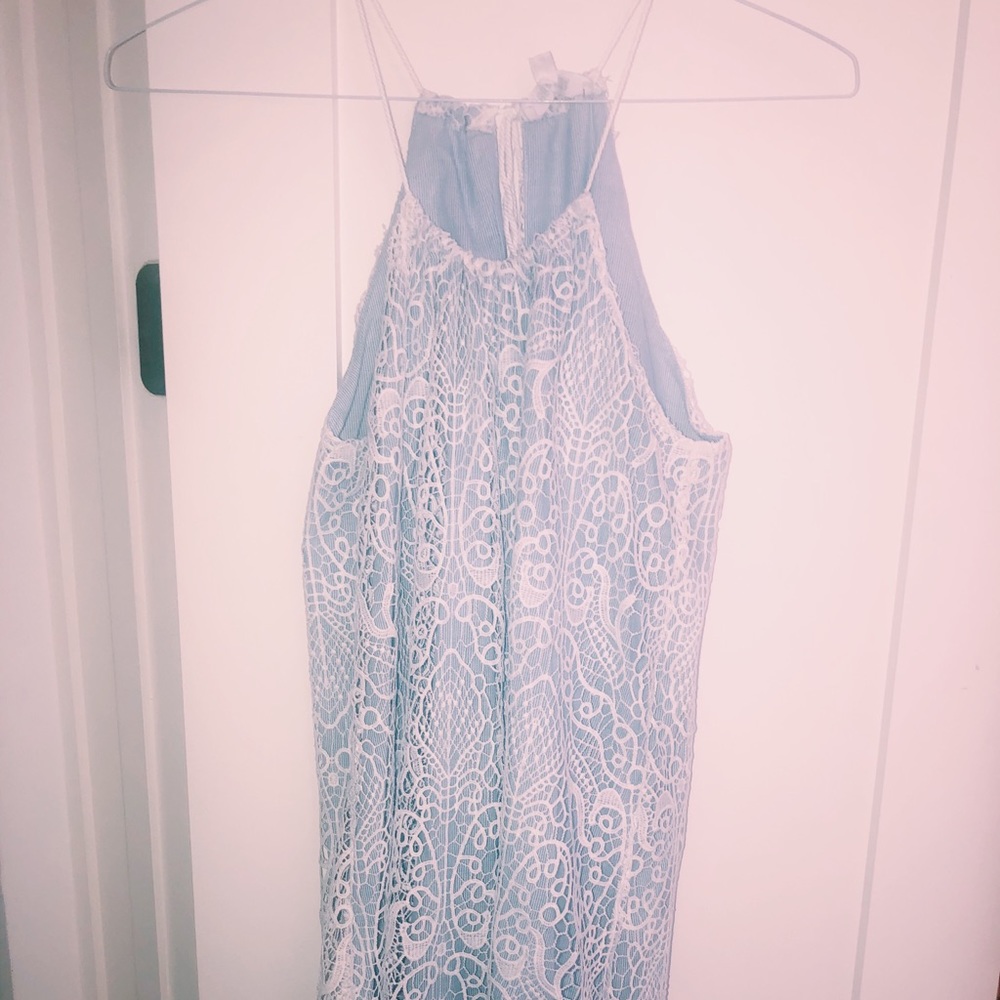 BB DAKOTA super cute blue and white lace dress